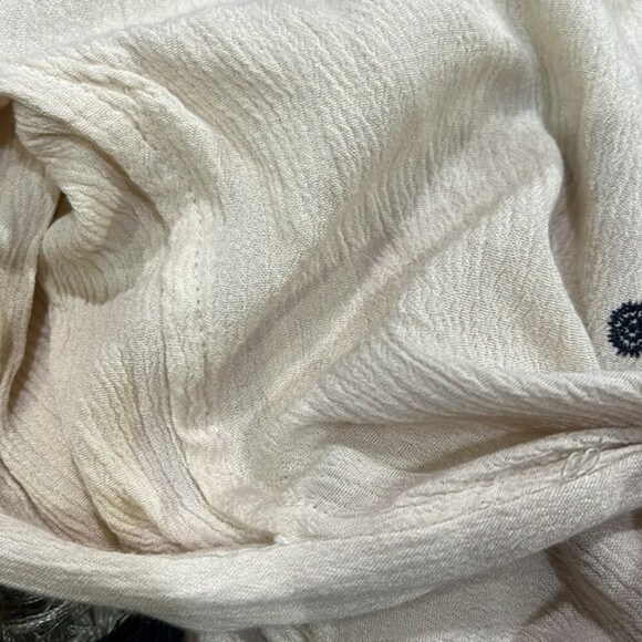 Umgee peasant style Boho tunic blouse white w/ blue embroidery Size S - Picture 9 of 9